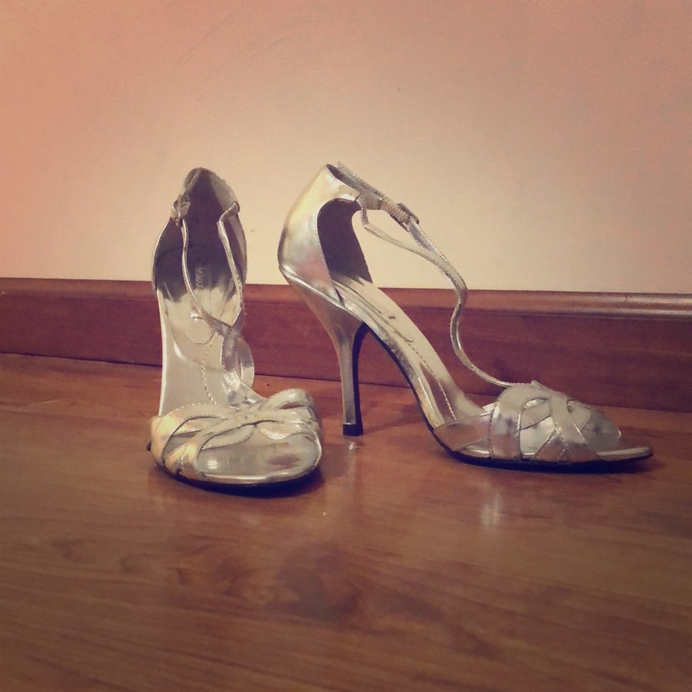 metalic heels